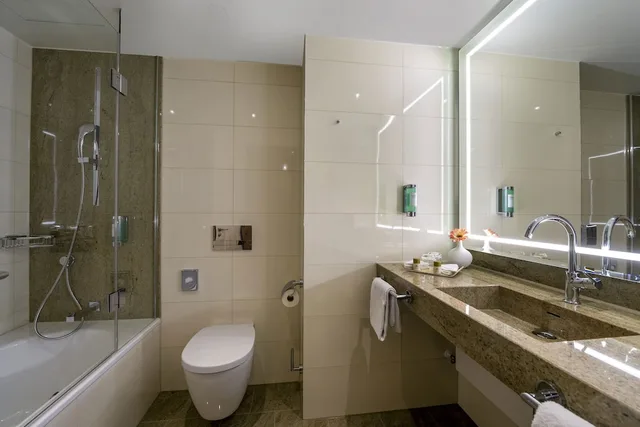 Comfort, Double Bed, Maritim Hotel Ingolstadt 3/4