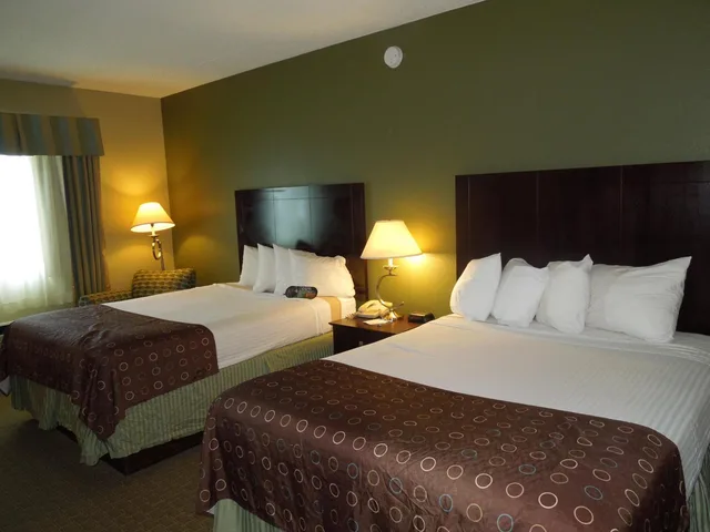 جناح بسرير كوين مع أريكة، Best Western Airport Inn And Suites Cleveland 1/10