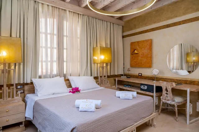 جناح تنفيذي بجاكوزي، 10GR Boutique Hotel & Wine Bar - Adults Only 4/10