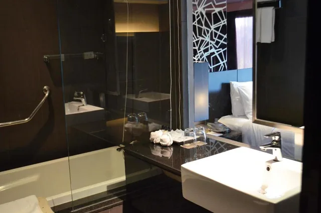 غرفة غراند ديلوكس بسرير مزدوج، Golden Tulip Mandison Suites 3/3