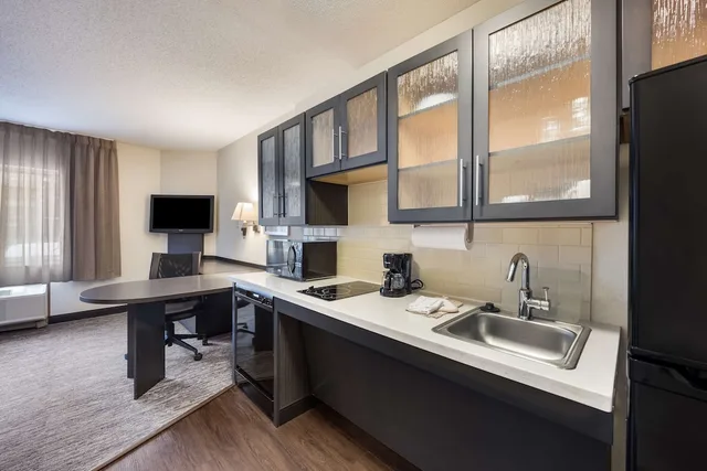 جناح استوديو بسرير كوين بحوض استحمام لذوي الإعاقة، Sonesta Simply Suites Houston Nasa Clear Lake 7/7