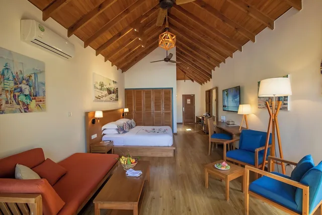 Beach Pool, Deluxe, Villa, King Bed, Sofa، Reethi Faru Resort 1/1