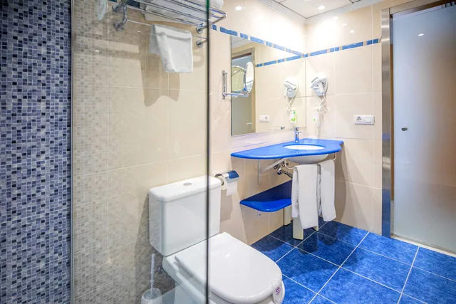 غرفة بسريرين منفصلين، Hotel Servigroup Romana 10/10