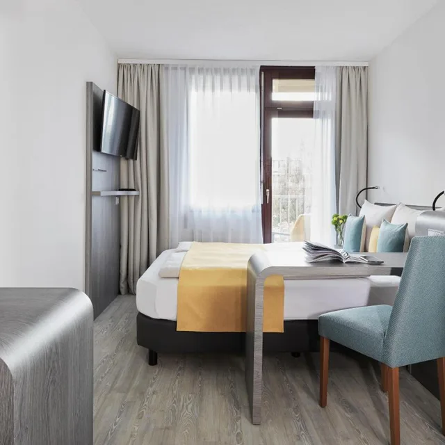 Business, Plus, King Bed, Balcony، Living Hotel Am Deutschen Museum 1/5