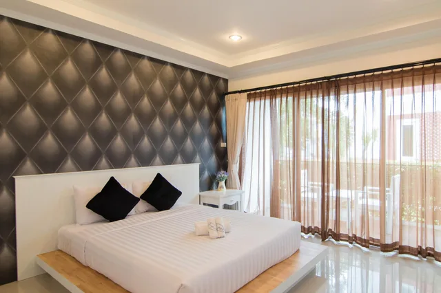 غرفة سوبيريور بسرير كينج بإطلالة على المسبح، Milano Hua Hin 1/1
