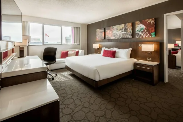 جناح جونيور بسرير كينج مع أريكة بحوض جاكوزي، Delta Hotels By Marriott Beausejour 1/1