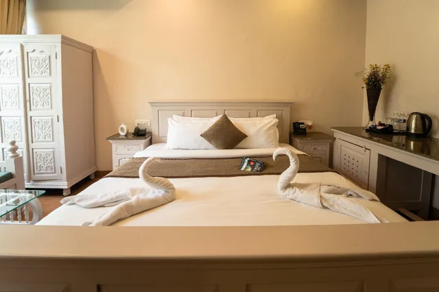 Honeymoon, Fantasy, King Bed, Bathtub، Grandeur De Sanchi 3/3