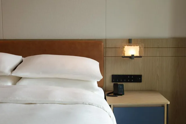 Super, Guest Room, King Bed, Bay View، Four Points by Sheraton Shenzhen Bay 3/6
