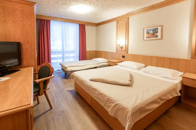 غرفة كلاسيكية ثلاثية، Hotel Intermonti 6/10