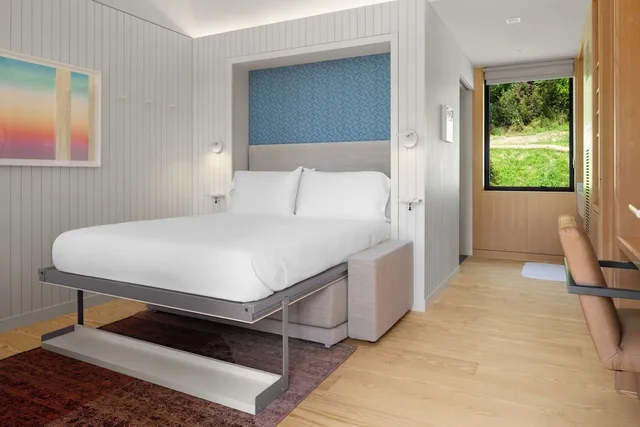 Room, Queen Murphy Bed, Queen Bed, High Floor, The Porches Inn At Mass Moca 2/3