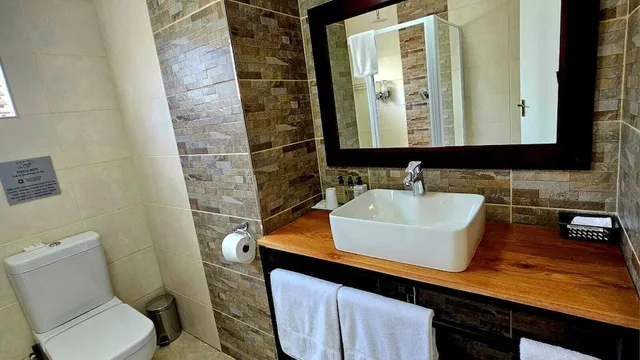 2 Bedrooms, Family, Queen and Twin Beds, Sea View, Bay View Somerset West 10/10