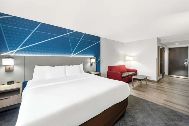 جناح بسرير كينج مع أريكة، Comfort Suites Columbus 3/6