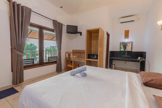 Standard, Double Bed, Transit Hotel 2/10