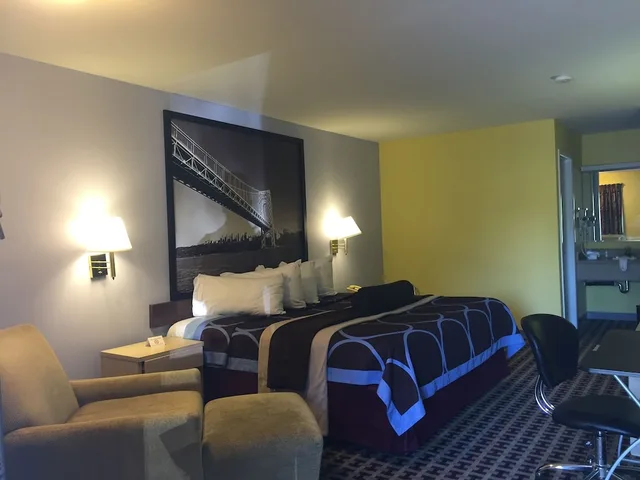 Standard, King Bed, Rest Inn Atlantic City / Galloway 3/5