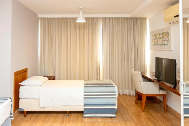 جناح ثلاثي، Salvador Business Flat 1/4