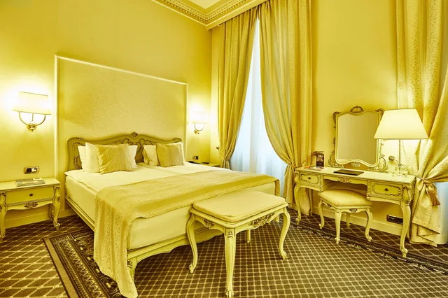غرفة قياسية بسرير كينج، Grand Hotel Continental 2/10