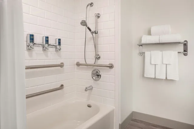 غرفة بسريرين كوين، Four Points By Sheraton Hotel Suites San Francisco Airport 3/4