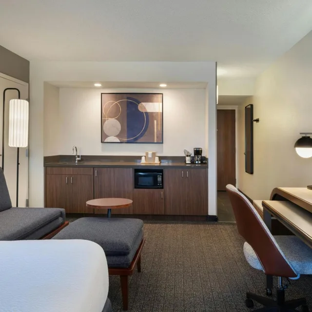 استوديو بسرير كينج مع أريكة، Courtyard by Marriott Cocoa Beach/Cape Canaveral 3/3