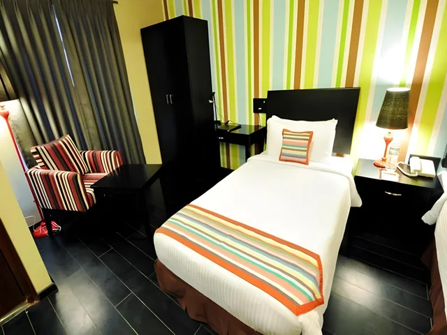 جناح، The Travotel Suites 5/5