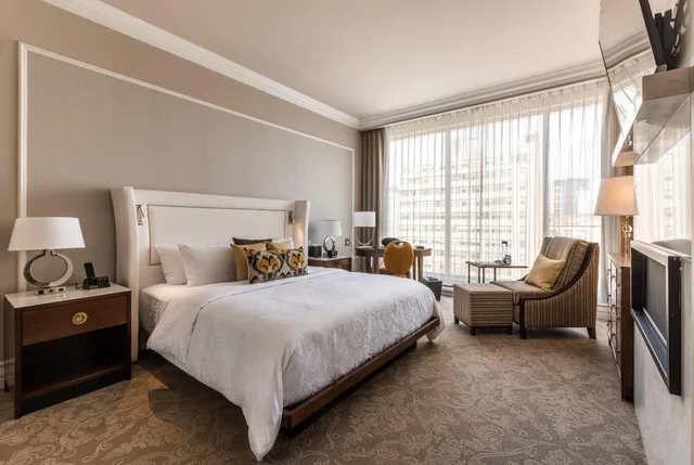 غرفة ديلوكس بسرير مزدوج بإطلالة على المدينة، Hotel Birks Montreal 4/8