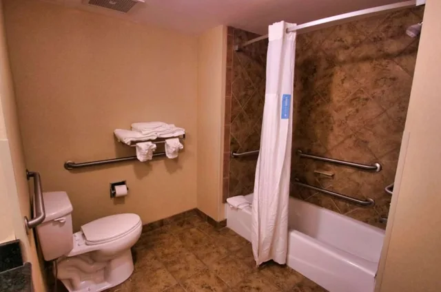 استوديو بسرير كينج مع أريكة، Hampton Inn & Suites Jacksonville - Beach Boulevard/Mayo Clinic Area 5/7