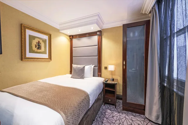 غرفة تنفيذية مفردة، Hyde Park International Hotel 8/12