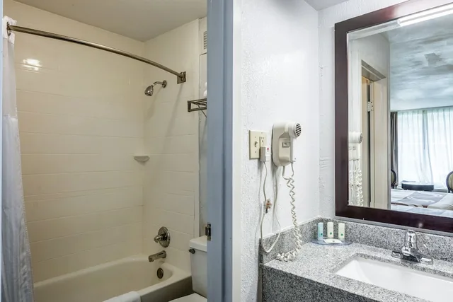 غرفة قياسية مفردة بسرير كينج، Rest and Relax Inn (ex Quality Inn and Suites University Area) 5/10