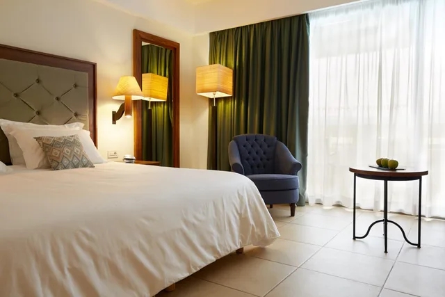غرفة ديلوكس بسرير مزدوج بإطلالة على الحديقة، Giannoulis Cavo Spada Luxury Sports and Leisure Resort 2/5