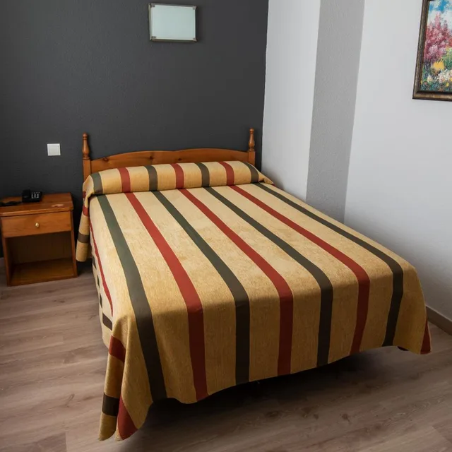 Room, Queen Bed, Hotel San Glorio 1/3