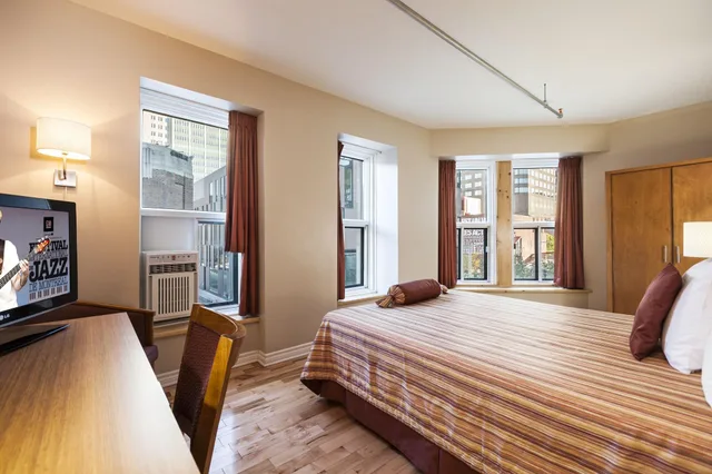 غرفة سوبيريور بسرير كوين، Hotel Quartier des Spectacles 2/4