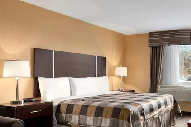 غرفة قياسية بسرير كوين، Days Inn By Wyndham Brampton 2/4