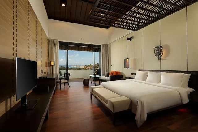 غرفة ديلوكس بسرير كينج بشرفة، Radisson Blu Bali Uluwatu 4/10