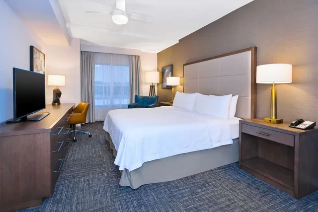 جناح بسرير كينج بشرفة، Homewood Suites By Hilton Saratoga Springs 2/3
