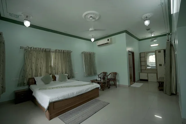 Maharaja, Double Bed, Lake View، Devendra Garh 3/5