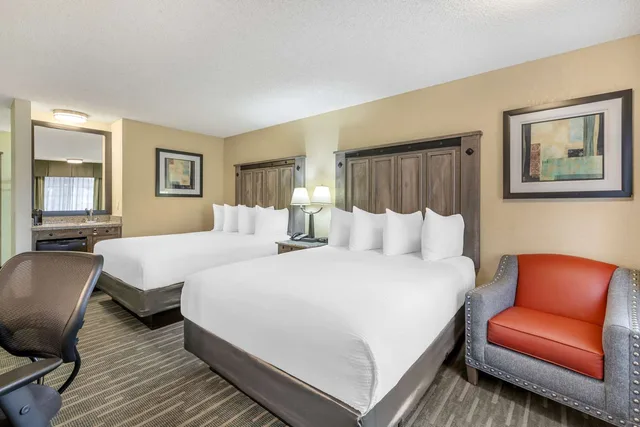 غرفة بسريرين كوين لذوي الإعاقة، Best Western Americana Inn 1/3