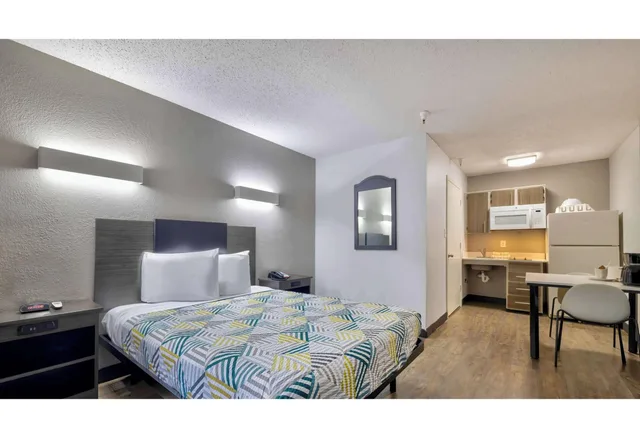 غرفة بسرير كوين لذوي الإعاقة، Studio6 Dallas, TX - North - Richardson 2/8