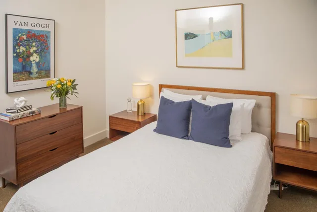 غرفة قياسية بسرير كوين، The Washington Square Inn 5/10