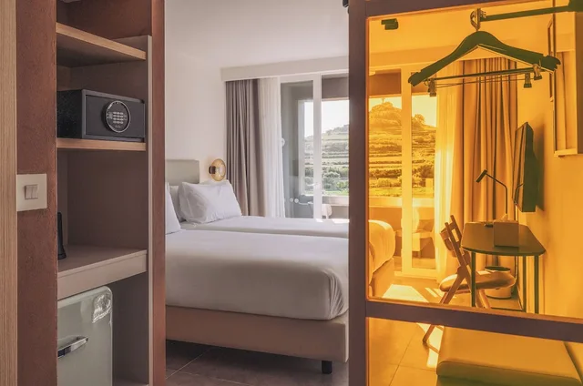 غرفة قياسية بسريرين منفصلين بشرفة، Hotel Ben Marsalforn Affiliated by Melia 3/7