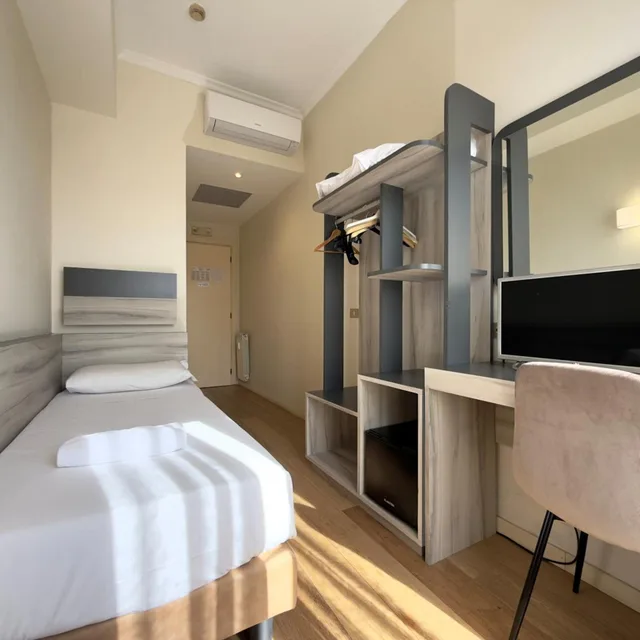 غرفة مفردة، Hotel Laura 4/24
