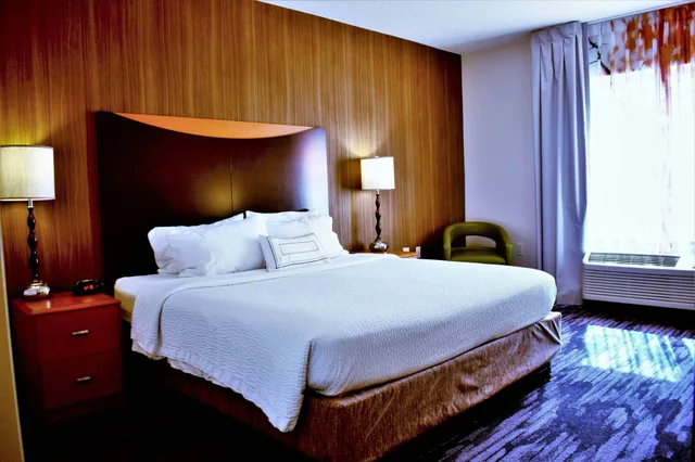 غرفة بسرير كينج، Fairfield Inn Suites Strasburg Shenandoah Valley 1/2