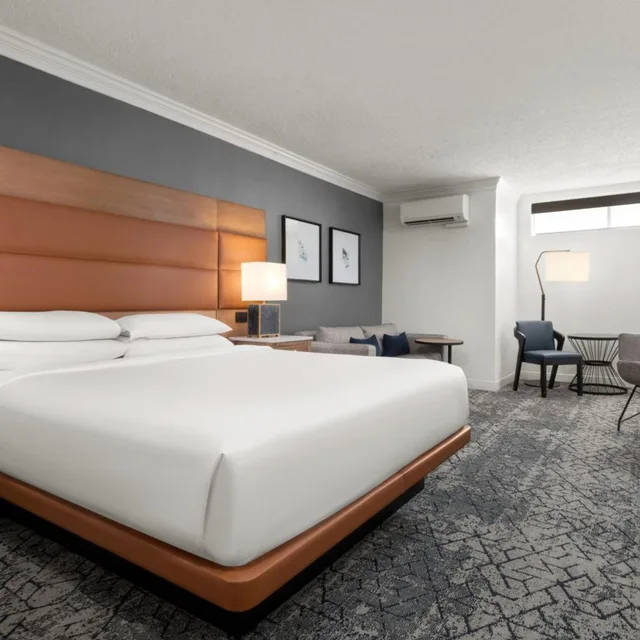Room, King Bed, Sheraton Virginia Beach Oceanfront Hotel 2/10