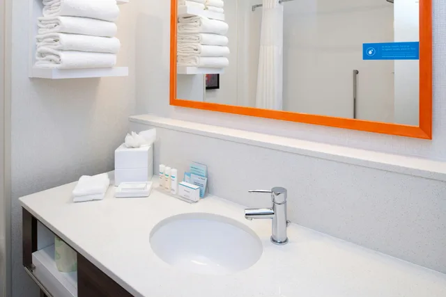 غرفة بسريرين كوين مع أريكة لذوي الإعاقة، Hampton Inn & Suites Buena Park 4/5