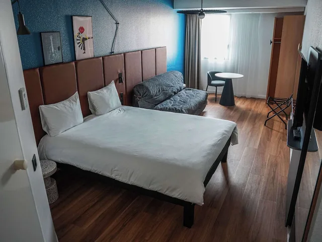 Standard, Double Bed, Harbour View, Ibis Bayeux Port En Bessin 2/8
