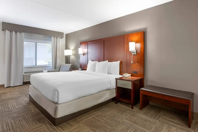 غرفة قياسية بسرير كينج، Comfort Inn Edgewater on Hudson River 4/9