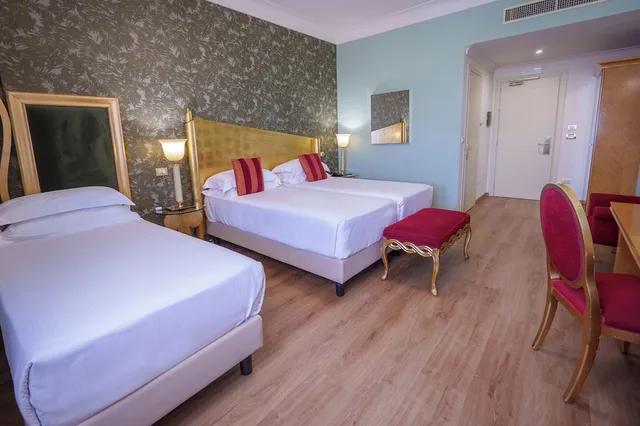 غرفة كلاسيكية ثلاثية بثلاثة أسرّة، Zanhotel Meeting Centergross 2/6