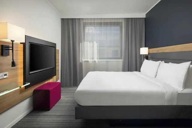 غرفة بسرير كوين، Moxy York 1/10