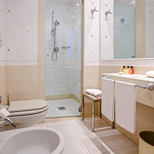Family Suite, King Bed, Balcony, Grand Hotel Des Bains 3/3