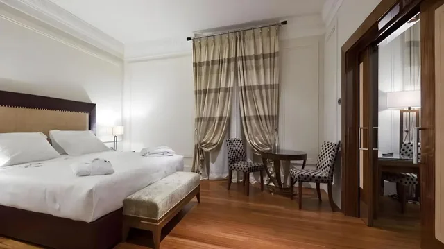 Suite, Double Bed, Sofa, UNAHOTELS Deco Roma 2/10