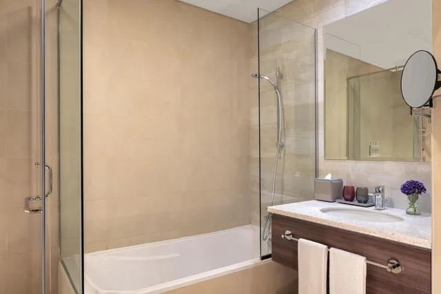 شقة سوبيريور بسرير مزدوج وسريرين منفصلين بغرفتي نوم، Avani+ Palm View Dubai Hotel & Suites 3/4