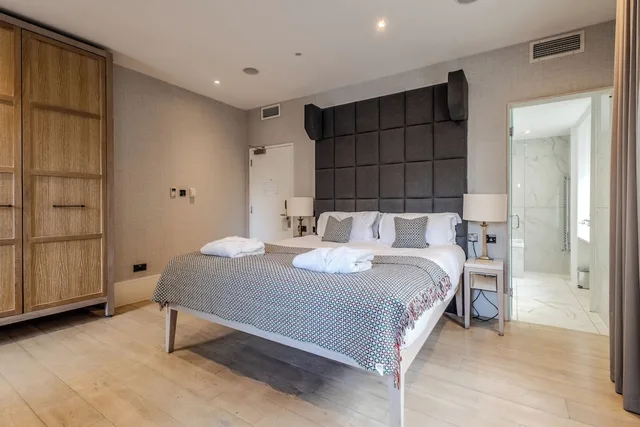 غرفة بسرير كوين، The Inn On the Mile Formerly Bank Hotel 6/10